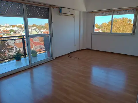 Alquilo Departamento muy cómodo a pasos de Av. Maipú
