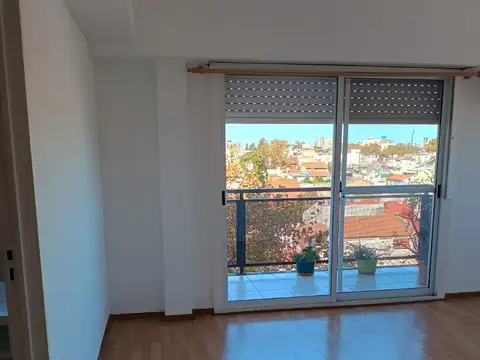 Departamento en Alquiler en Florida Mitre/Este, $ 720.000