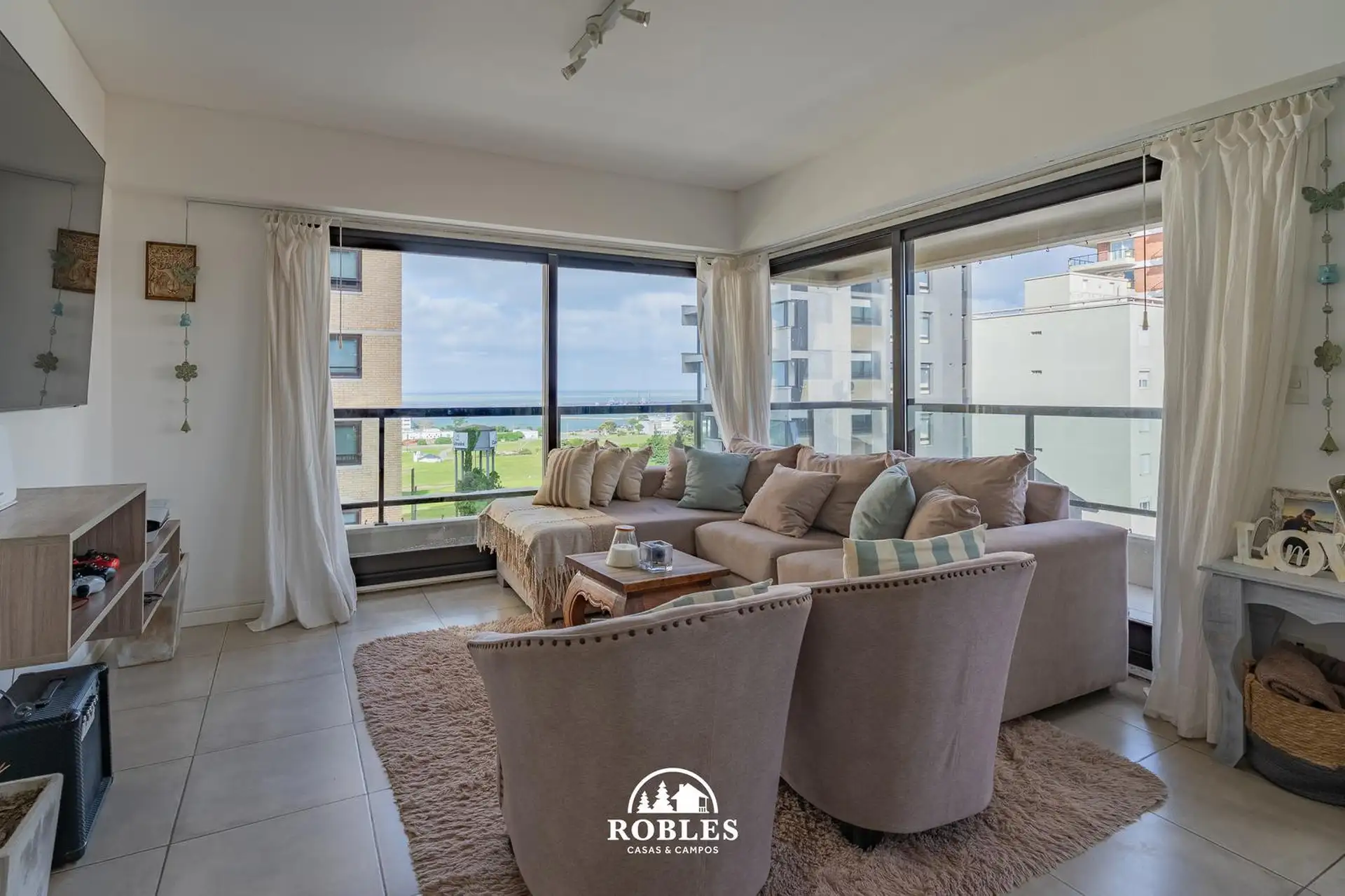 Departamento de categoría, con vista al Golf y al mar.