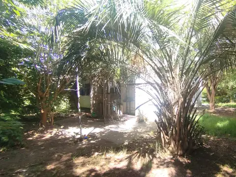 VENTA - CASA DOS DORMITORIOS Y GRAN LOTE A RECICLAR - VILLA CONSTITUCIÓN
