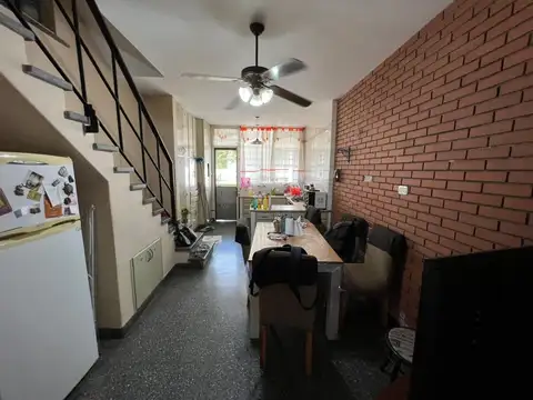 *LOTE DE 10 X 52 CON CHALET DE 5 AMB. EN 2 PLANTAS A MODERNIZAR *SE PUEDE CONTRUIR P.B Y 2 PISOS