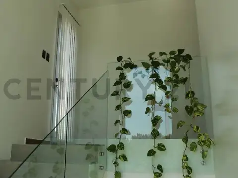 CASA DE 6 AMBIENTES. CANNING - BARRIO CIUDAD NAUTICA EL PRIN