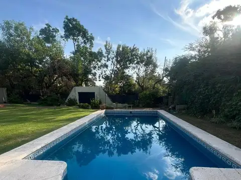 Casa en Venta con 4 cocheras