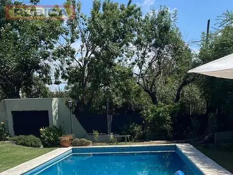 Casa 6 ambientes con 3 baños