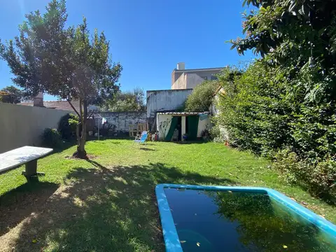 Casa 5 ambientes con 2 baños