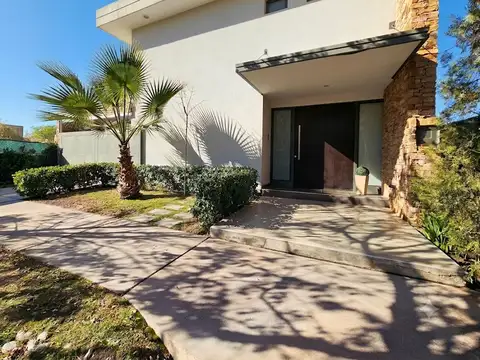 Casa en Venta en Coronel Dorrego, Guaymallén
