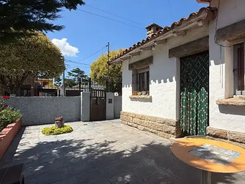 VENTA CASA EN BARRIO JORGE NEWBERY USD46200