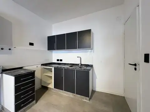 Casa 6 ambientes con 1 baño