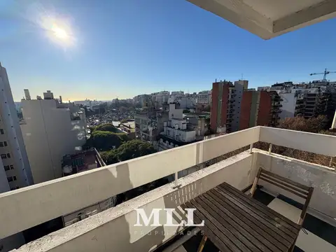 Uriburu  esq.  Av Las Heras .Torre Piso Alto  Vista. Super luminoso. Impecable