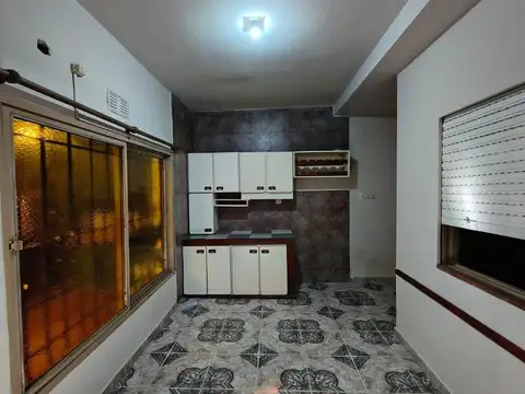 Casa en Alquiler con 2 cocheras