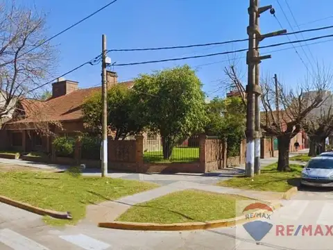 VENTA CASA EN SAN MIGUEL EXCELENTE UBICACION (Mi1)