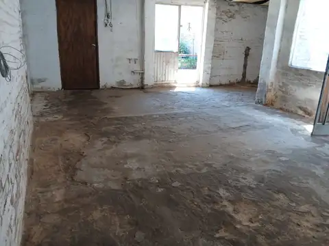 CASA A REFACCIONAR A 2 CUADRAS DE BOULEVARD