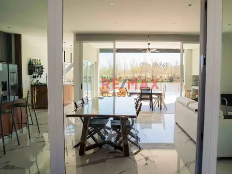Casa en Venta en El Cazal, USD 350.000