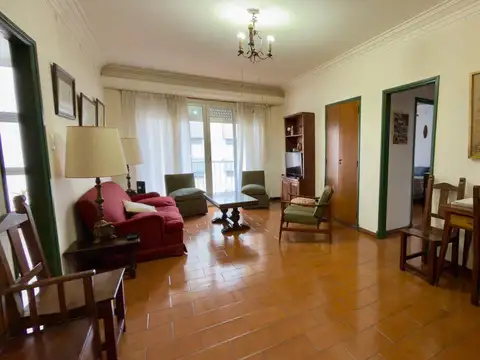 Departamento 3 ambientes con dependencia y balcón  - Av. Colón 1400