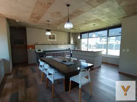 Casa en venta - 3 Dormitorios 3 Baños - Pinamar