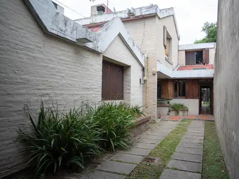 Pringles  al 1100, Ramos Mejía