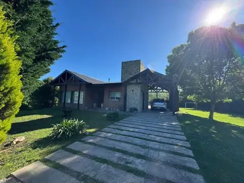 Casa 4 ambientes con 1 baño