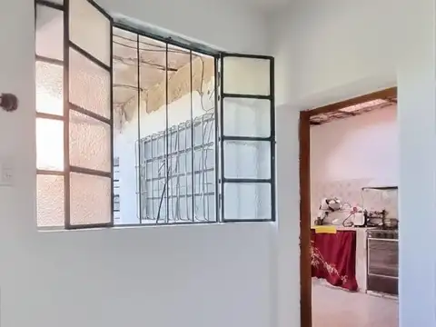 Casa 4 ambientes con 1 baño