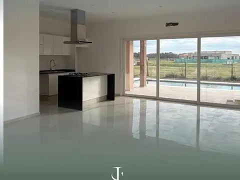 Casa en Alquiler de 3 dormitorios