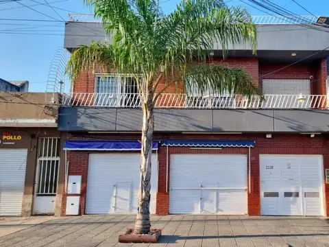 VENTA CASA 5 AMBIENTES CON LOCALES EN MORENO
