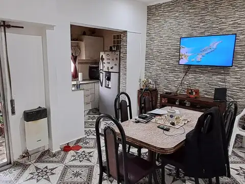 DEPARTAMENTO TIPO CASA 3 AMBIENTES EN VENTA EN WILDE CENTRO