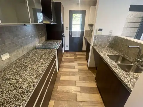 Venta de Departamento de 4 ambientes con doble cochera en Quilmes Oeste APTO CREDITO