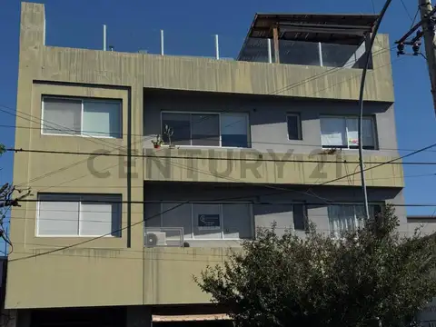 Emilio Pettoruti 2100, Piso 1