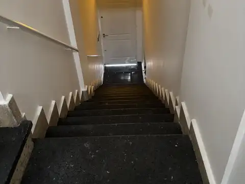 Colon 3100, Piso 1