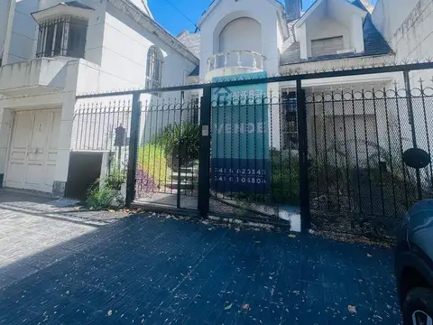 IMPONENTE CASA EN ABASTO/BAJO DE PRECIO