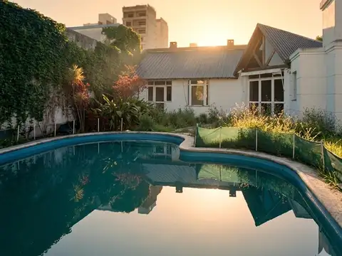 Casa 6 ambientes con 5 baños