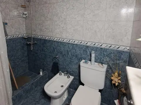 Vendo Hermosa Casa Centrica (Interna) con  Pileta