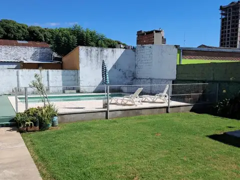 Vendo Hermosa Casa Centrica (Interna) con  Pileta
