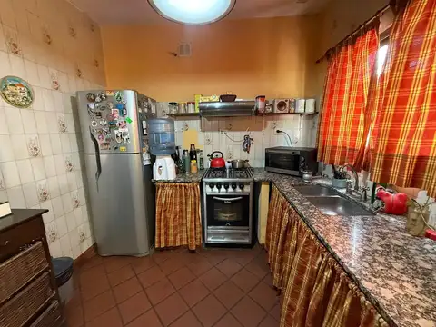 Casa 5 ambientes con 2 baños