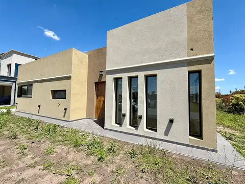 Casa en Venta 4 amb en Barrio Lagos de Canning