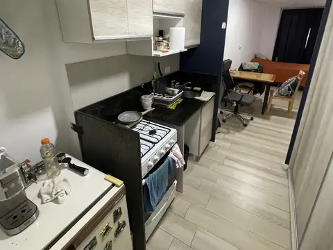 Alquiler de Impecable Monoambiente al Frente con Balcón – Zona Monumento