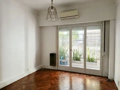 Departamento en excelente ubicación, listo para habitar.