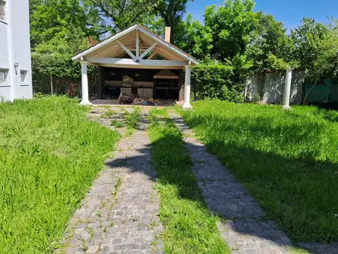 Quinta en Alquiler con 7 cocheras