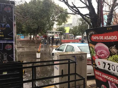 Local en Alquiler en Moron Sur, $ 1.300.000