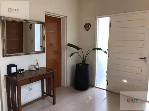 Alquiler anual casa 5 ambientes en Santa Guadalupe