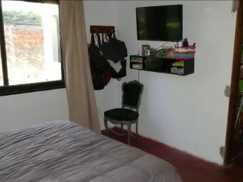 Casa en venta - 3 Dormitorios 2 Baños - Cochera - 590Mts2 - Villa Castels, La Plata