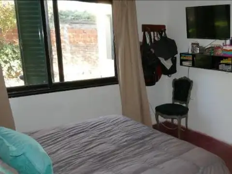 Casa en venta - 3 Dormitorios 2 Baños - Cochera - 590Mts2 - Villa Castels, La Plata