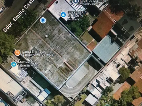 5 LOCALES COMERCIALES Y 50 COCHERAS.-