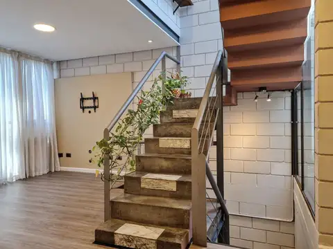 Depto Tipo Casa en Venta de 4 ambientes