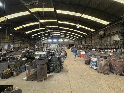 Excelente deposito en venta en La Matanza de 6400 m2 cub. Precio muy bajo de mercado
