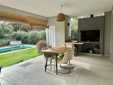 Casa en Venta en Pilar del Este - Santa Emilia, USD 155.000