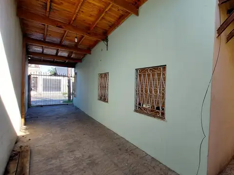 Casa en Venta en Castelar Sur, USD 59.000