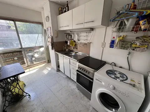 Oficina de 3 Amb. al Frente - Apto Profesional - Exc. Ubicación