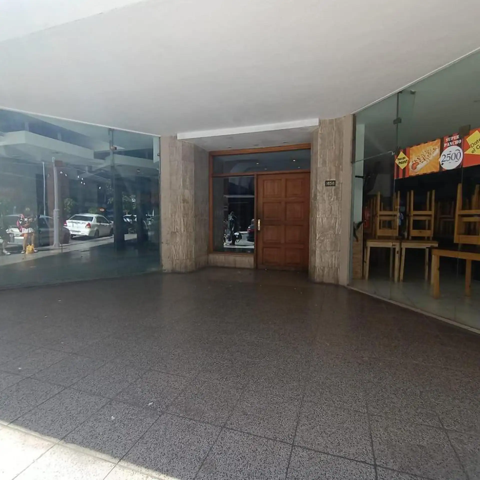 Depto 5 amb, 52m² en Centro con lavadero y baño de servicio