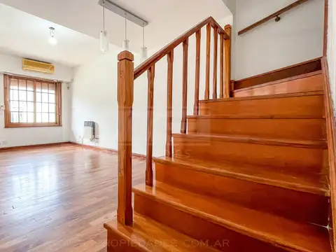 Casa 5 ambientes con 2 baños