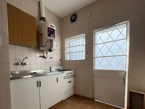 Depto Tipo Casa en Alquiler 40 años